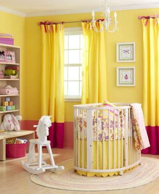 habitación_bebe_color_amarillo_fucsia